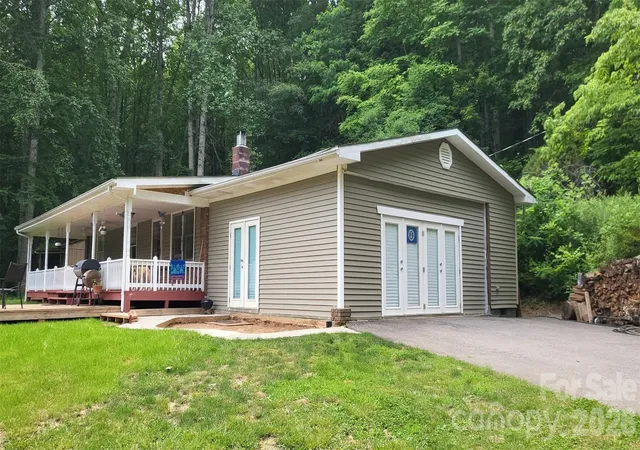 2nd image of 9 Wooded Valley Ln, Burnsville, NC 28714 | MLS# 4406646