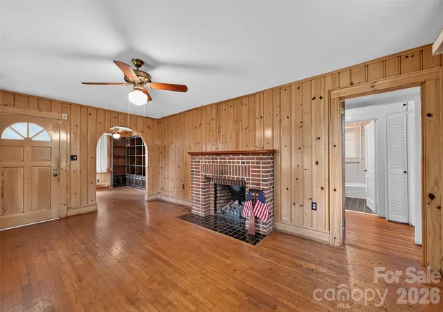 Photo 4 of Single family home for sale at 311 33rd Street Dr SE, Hickory, NC 28602 | MLS# 4406647 | Listing updated on 2026-09-19