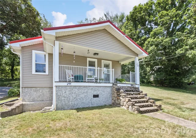 Single family home for sale at 20 Cottage St, Asheville, NC 28804 | MLS# 4406650