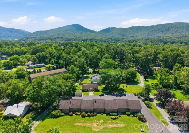 2nd image of 5 Country Gardens Dr, Fletcher, NC 28732 | MLS# 4406655
