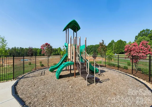 Photo 2 of Single family home for sale at 168 Maple Valley St, Statesville, NC 28677 | MLS# 4406675 | Listing updated on 2026-09-16
