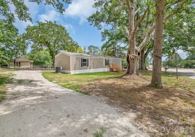 Photo 2 of Single family home for sale at 7627 Kershaw Camden Hwy, Kershaw, SC 29067 | MLS# 4406680 | Listing updated on 2026-08-10
