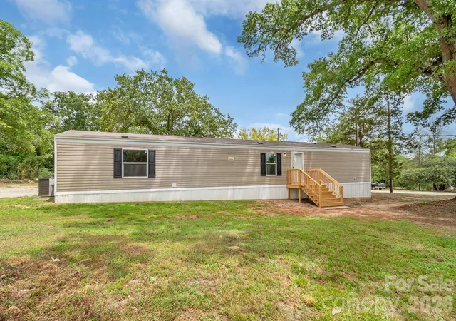 Photo 3 of Single family home for sale at 7627 Kershaw Camden Hwy, Kershaw, SC 29067 | MLS# 4406680 | Listing updated on 2026-08-10