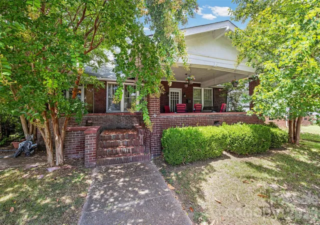 Photo 2 of Single family home for sale at 170 York St, Chester, SC 29706 | MLS# 4406696 | Listing updated on 2026-08-28