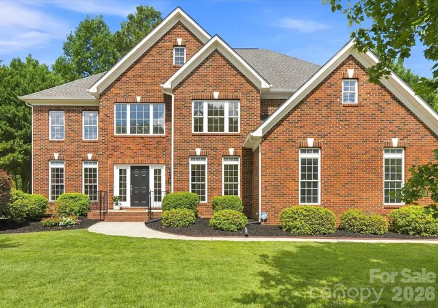 Photo 1 of Single family home for sale at 1012 Easthampton Ln, Waxhaw, NC 28173 | MLS# 4406705 | Listing updated on 2026-09-25