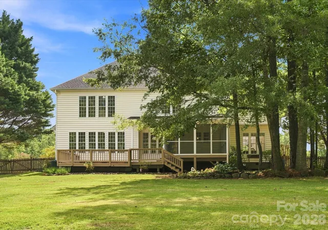 Photo 2 of Single family home for sale at 1012 Easthampton Ln, Waxhaw, NC 28173 | MLS# 4406705 | Listing updated on 2026-09-25