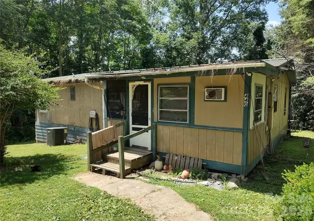 1st image of 440 Hidden View Rd, Hendersonville, NC 28792 | MLS# 4406707