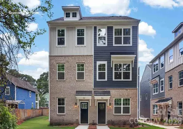 Townhouse for sale at 821 Hammers Ln, Charlotte, NC 28205 | MLS# 4406721