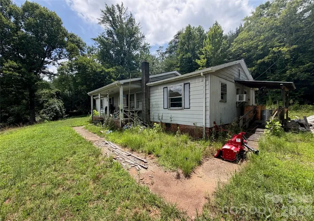 Photo 2 of Single family home for sale at 5022 Old Nc 18 Hwy, Connellys Springs, NC 28612 | MLS# 4406749 | Listing updated on 2026-09-12