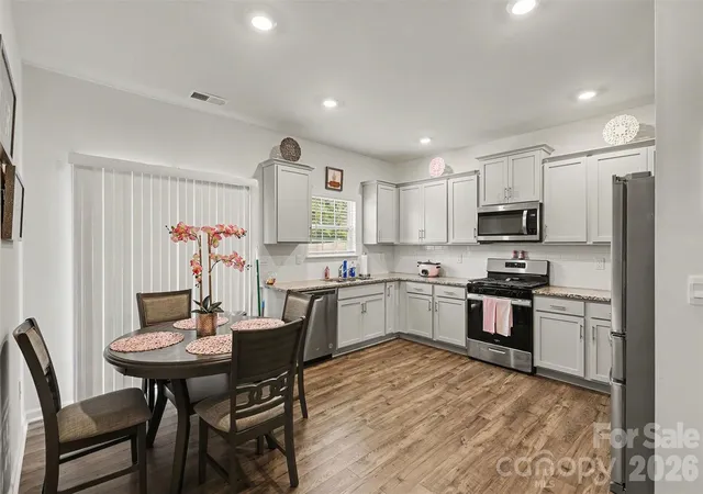 Photo 3 of Single family home for sale at 7573 Stonehouse Dr, Gastonia, NC 28056 | MLS# 4406760 | Listing updated on 2026-09-28