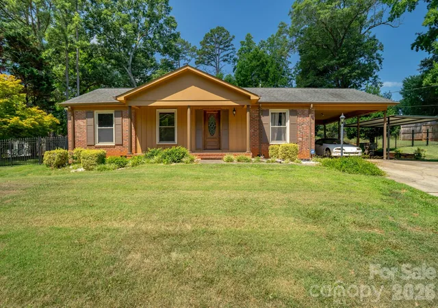 Photo 1 of Single family home for sale at 1433 Niagara Cir, Charlotte, NC 28214 | MLS# 4406762 | Listing updated on 2026-09-30