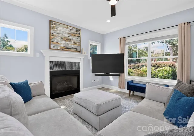 image of 3039 Palm Ave, Charlotte, NC 28205 | MLS# 4406774