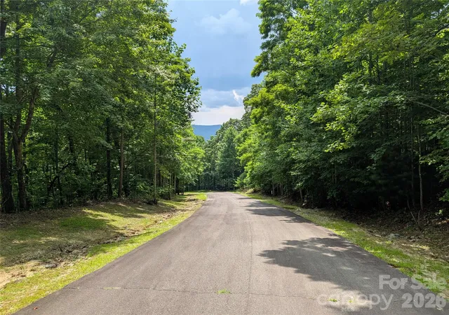2nd image of 115 Ivywood Ln, Hendersonville, NC 28739 | MLS# 4406780