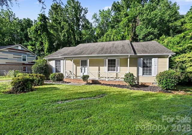 Photo 1 of Single family home for sale at 2726 Meadowcliff Dr, Charlotte, NC 28215 | MLS# 4406782 | Listing updated on 2026-09-25