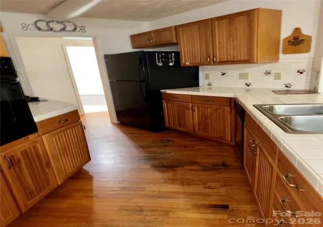 Photo 7 of Single family home for sale at 142 Harbor Point Dr #31, Cherryville, NC 28021 | MLS# 4406785 | Listing updated on 2026-09-05