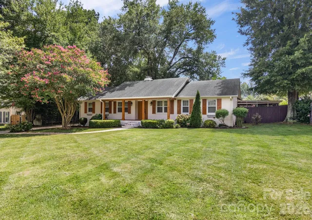 Photo 2 of Single family home for sale at 7030 Delta Lake Dr, Charlotte, NC 28215 | MLS# 4406791 | Listing updated on 2026-09-03
