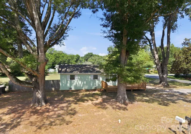 Photo 1 of Single family home for sale at 400 Olin Dr, Waxhaw, NC 28173 | MLS# 4406801 | Listing updated on 2026-07-25