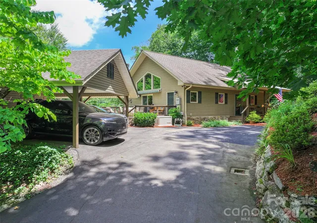 Photo 1 of Single family home for sale at 39 Maplewood Dr, Maggie Valley, NC 28751 | MLS# 4406805 | Listing updated on 2026-08-26