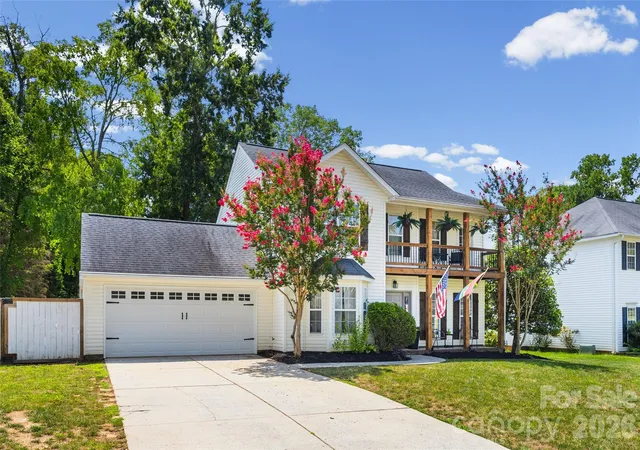 Photo 2 of Single family home for sale at 102 Nims Spring Dr, Fort Mill, SC 29715 | MLS# 4406817 | Listing updated on 2026-09-03