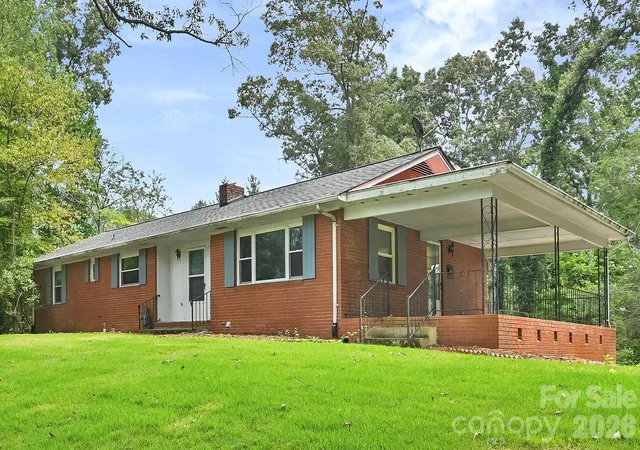 1st image of 720 Mergans Ln, Hendersonville, NC 28791 | MLS# 4406827