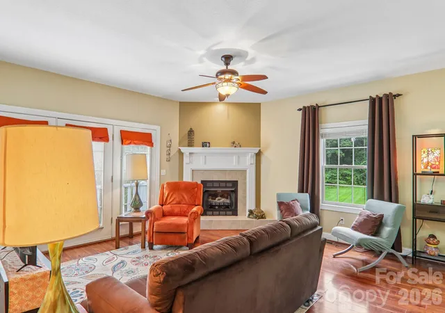 4th image of 3311 Sandy Dr, Hendersonville, NC 28792