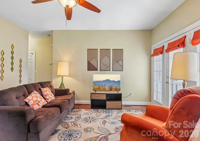 5th image of 3311 Sandy Dr, Hendersonville, NC 28792