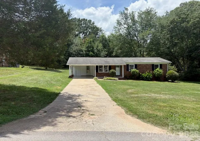 Photo 3 of Single family home for sale at 5406 Canterbury Rd, Shelby, NC 28152 | MLS# 4406831 | Listing updated on 2026-08-18