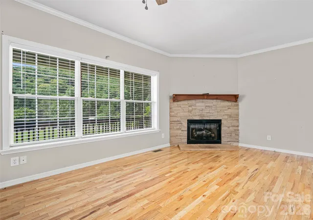 Photo 3 of Single family home for sale at 1470 Bear Crk Rd, Bakersville, NC 28705 | MLS# 4406839 | Listing updated on 2026-07-28