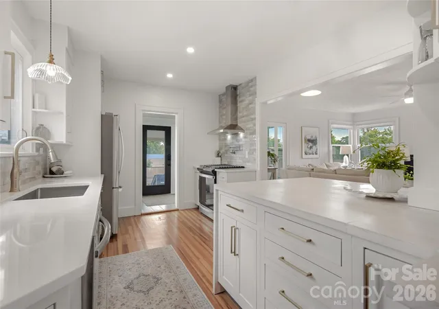 3rd image of 10 Springdale Rd, Asheville, NC 28805 | MLS# 4406855