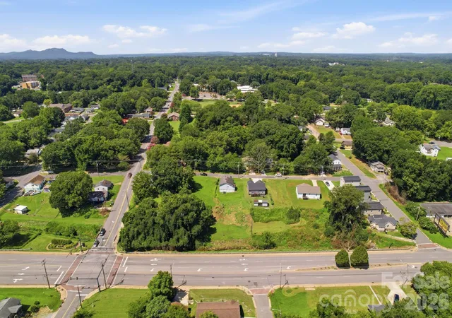 2nd image of 911 N Chester St, Gastonia, NC 28052 | MLS# 4406861