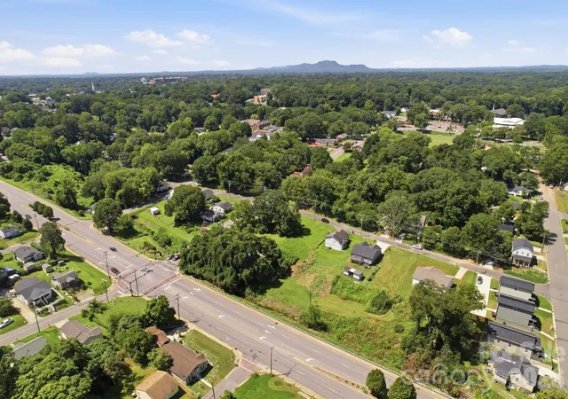 3rd image of 911 N Chester St, Gastonia, NC 28052 | MLS# 4406861