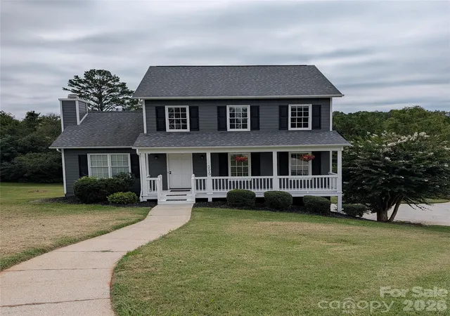 Photo 1 of Single family home for sale at 5519 Winding Oak Dr, Hickory, NC 28602 | MLS# 4406874 | Listing updated on 2026-10-07