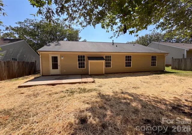 Photo 5 of Single family home for sale at 2223 Mancke Dr, Rock Hill, SC 29732 | MLS# 4406917 | Listing updated on 2026-09-06