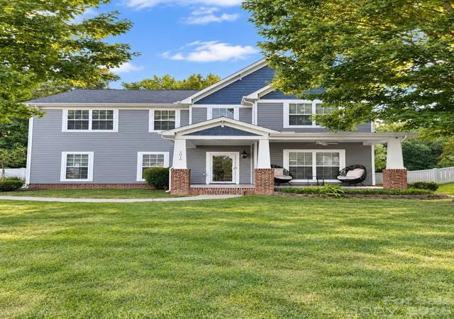Photo 1 of Single family home for sale at 1016 Ellis Pond Dr, Rock Hill, SC 29730 | MLS# 4406921 | Listing updated on 2026-10-03