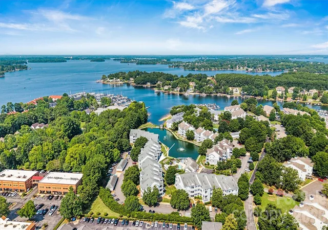 Photo 4 of Condo for sale at 18824 Nautical Dr #35, Cornelius, NC 28031 | MLS# 4406934 | Listing updated on 2026-09-08