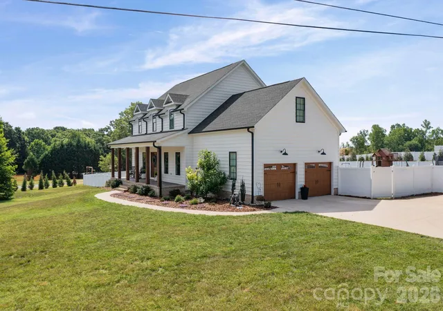 Photo 2 of Single family home for sale at 4791 Cooper Rd, Clemmons, NC 27012 | MLS# 4406976 | Listing updated on 2026-08-25