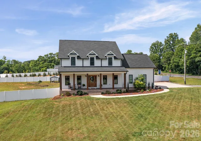 Photo 3 of Single family home for sale at 4791 Cooper Rd, Clemmons, NC 27012 | MLS# 4406976 | Listing updated on 2026-08-25