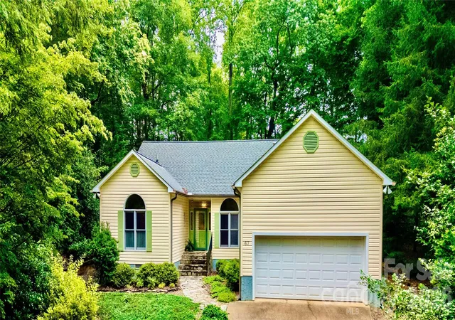 Photo 4 of Single family home for sale at 67 Autumn Glen Ct, Brevard, NC 28712 | MLS# 4406977 | Listing updated on 2026-08-19
