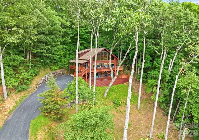 Photo 1 of Single family home for sale at 582 Tsalagi Trl, Maggie Valley, NC 28751 | MLS# 4406984 | Listing updated on 2026-08-25