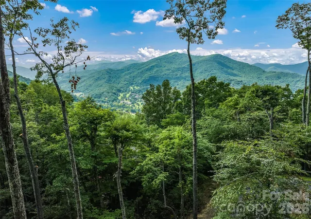 Photo 4 of Single family home for sale at 582 Tsalagi Trl, Maggie Valley, NC 28751 | MLS# 4406984 | Listing updated on 2026-08-25