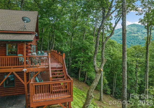 Photo 5 of Single family home for sale at 582 Tsalagi Trl, Maggie Valley, NC 28751 | MLS# 4406984 | Listing updated on 2026-08-25