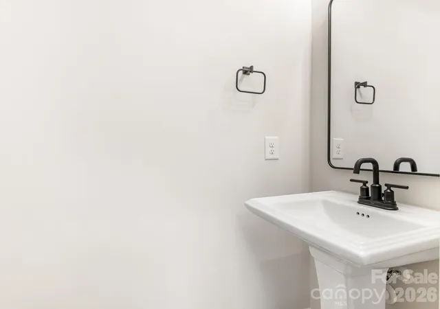 4th image of 428 Woodvale Pl, Charlotte, NC 28208 | MLS# 4406987