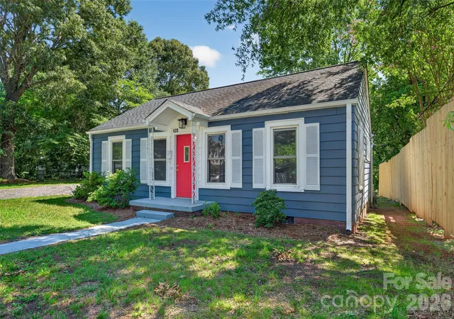 2nd image of 620 10th Street Blvd Nw, Hickory, NC 28601 | MLS# 4406989