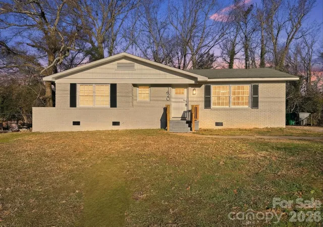 Photo 1 of Single family home for sale at 1420 Rollingwood Dr, Charlotte, NC 28217 | MLS# 4407002 | Listing updated on 2026-08-28