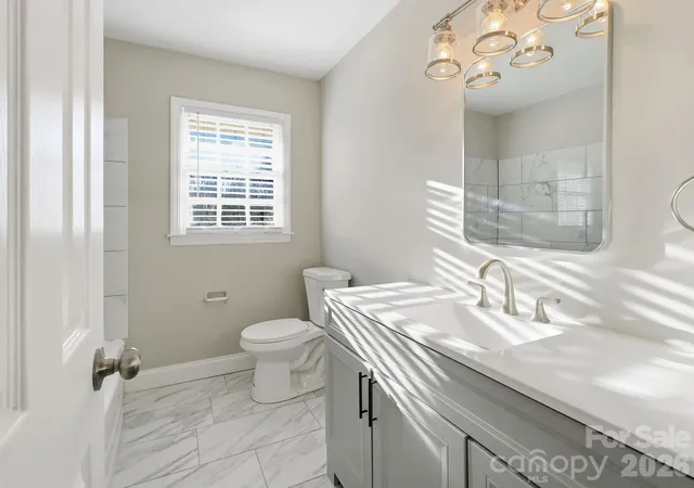 Photo 3 of Single family home for sale at 1420 Rollingwood Dr, Charlotte, NC 28217 | MLS# 4407002 | Listing updated on 2026-08-28