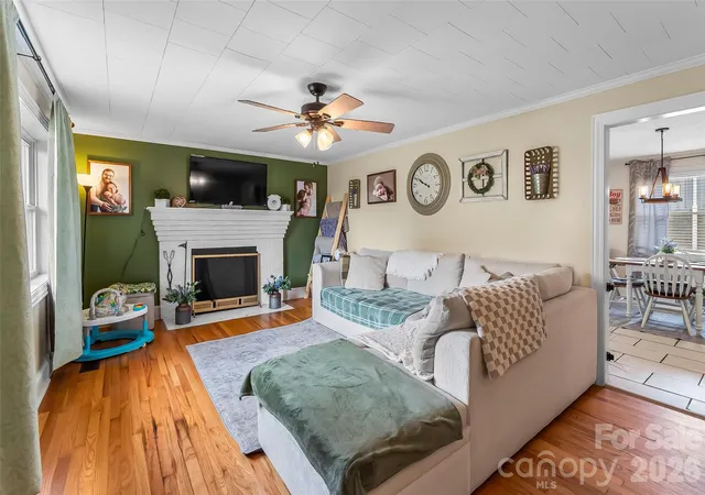 Photo 4 of Single family home for sale at 691 Central St, Hudson, NC 28638 | MLS# 4407003 | Listing updated on 2026-10-08