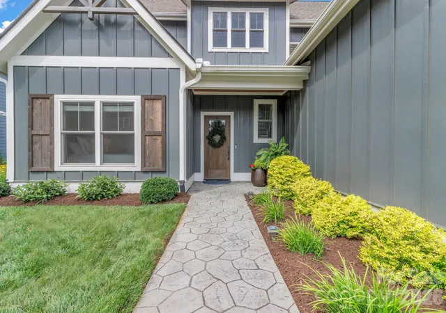 Photo 2 of Single family home for sale at 136 Ellis Ln, Arden, NC 28704 | MLS# 4407016 | Listing updated on 2026-09-15