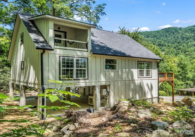 Photo 1 of Single family home for sale at 168 Fall Crk Dr, Chimney Rock, NC 28720 | MLS# 4407017 | Listing updated on 2026-09-02
