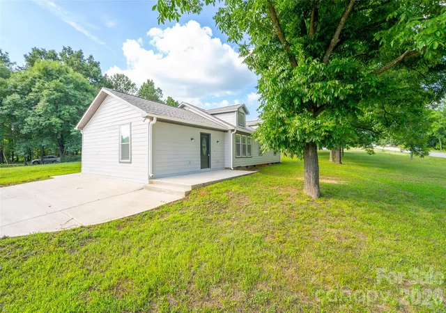 2nd image of 2136 W Nc 150 Hwy, Lincolnton, NC 28092 | MLS# 4407025