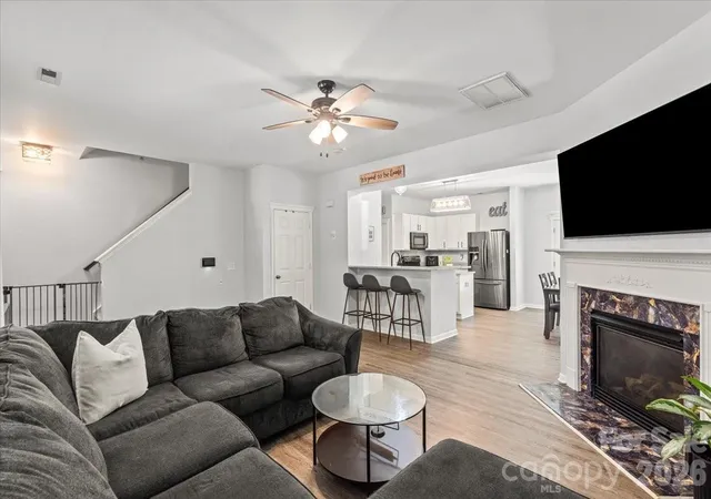 Photo 3 of Single family home for sale at 9025 Davis Xing Ct, Charlotte, NC 28269 | MLS# 4407034 | Listing updated on 2026-09-17